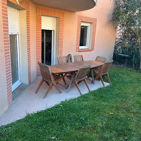 Deux Jardin Parking Daire