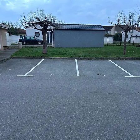 Deux Jardin Parking * Portet-sur-Garonne