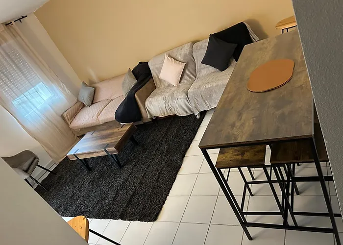 Deux Jardin Parking *